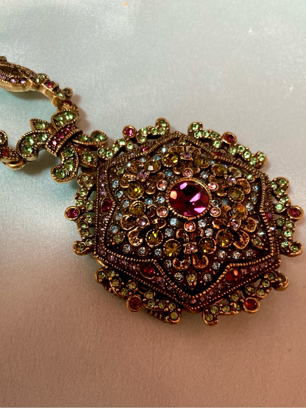 Heidi Daus Unforgettable Crystal Lavaliere Locket Pendant Necklace New - Picture 3 of 8